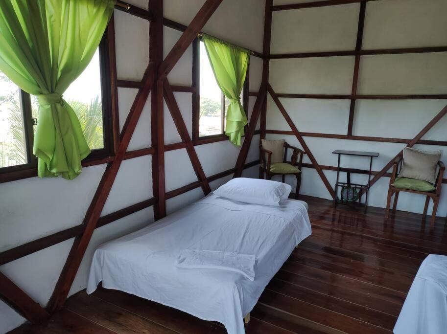 Cayo Ecovillage Puerto Cayo Exterior photo