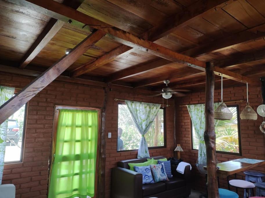 Cayo Ecovillage Puerto Cayo Exterior photo