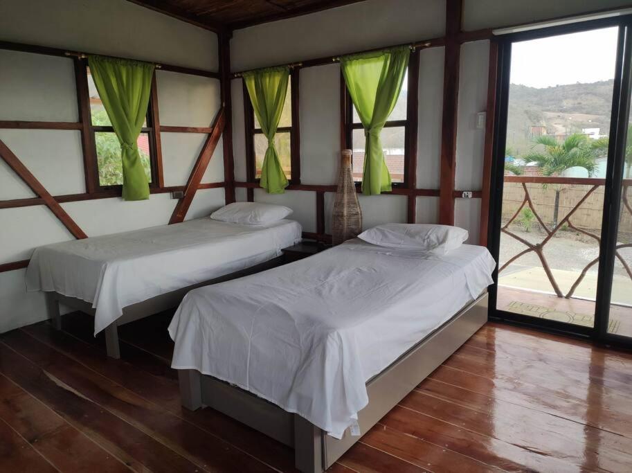 Cayo Ecovillage Puerto Cayo Exterior photo
